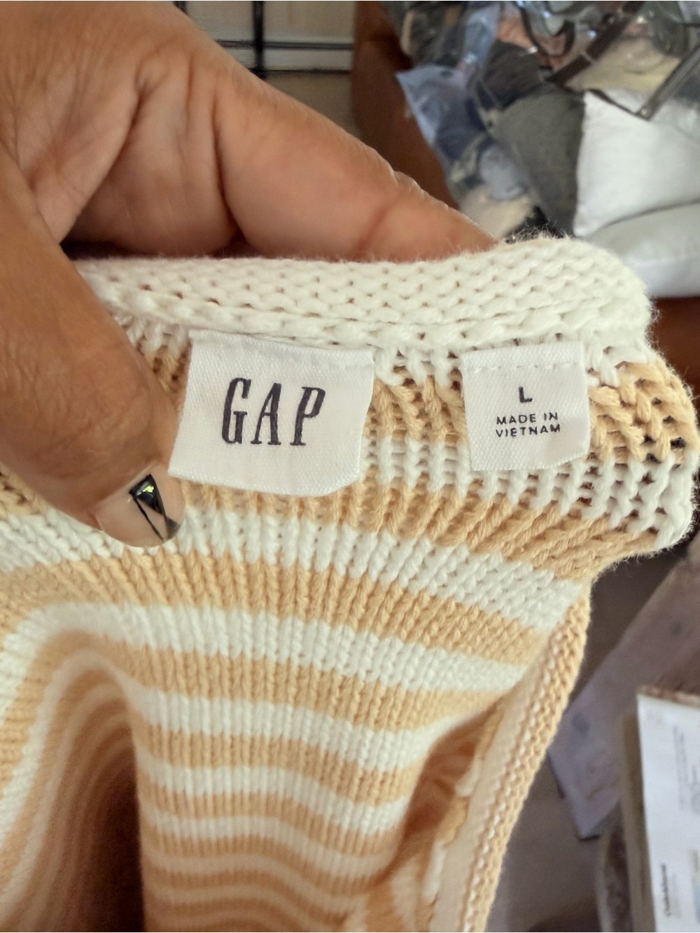 GAP Cream and Tan Striped Crewneck Sweater size large - Picture 4 of 4